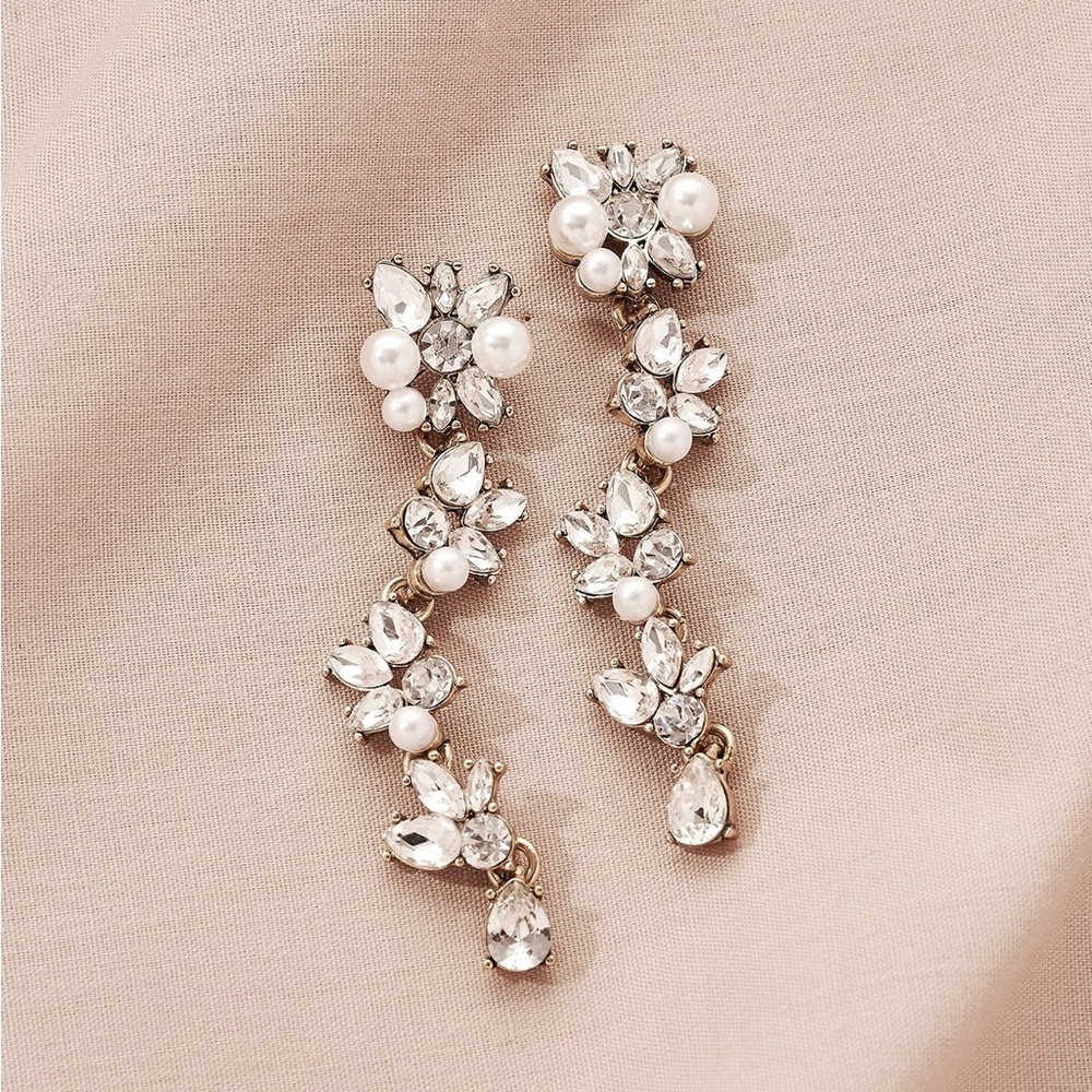 Olive & Piper Savannah Drops statement earrings gold